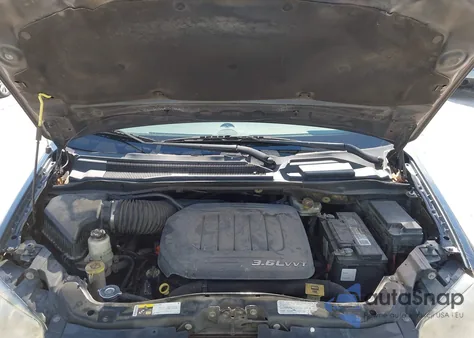 2013 Chrysler Town & Country Touring-L из США, поврежденный, VIN 2C4RC1CGXDR714758